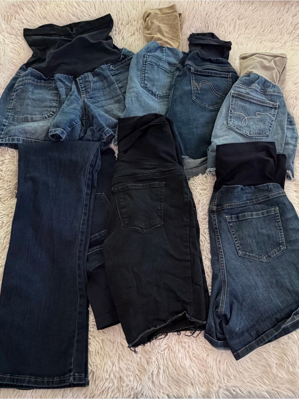 Bundle of 7 maternity jeans